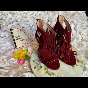 Suede burgundy heels